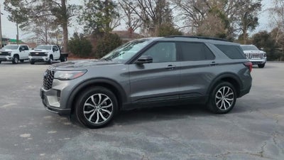 2025 Ford Explorer ST-Line
