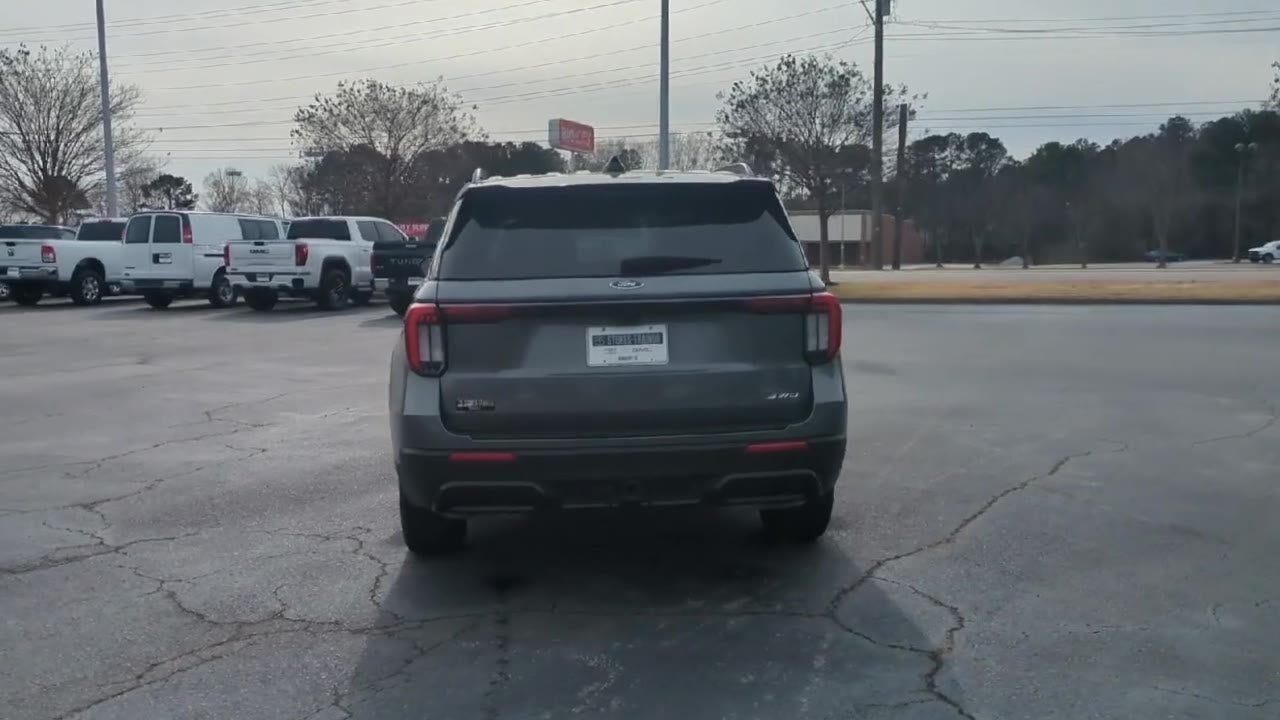 2025 Ford Explorer ST-Line