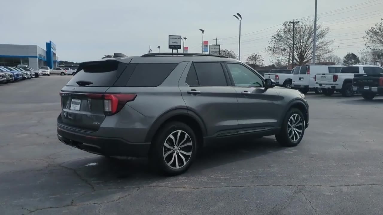 2025 Ford Explorer ST-Line
