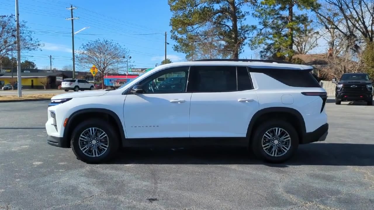 2025 Chevrolet Traverse LT