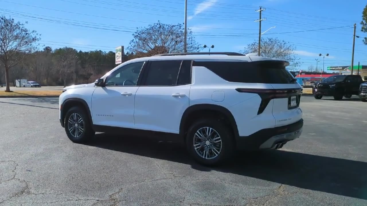 2025 Chevrolet Traverse LT