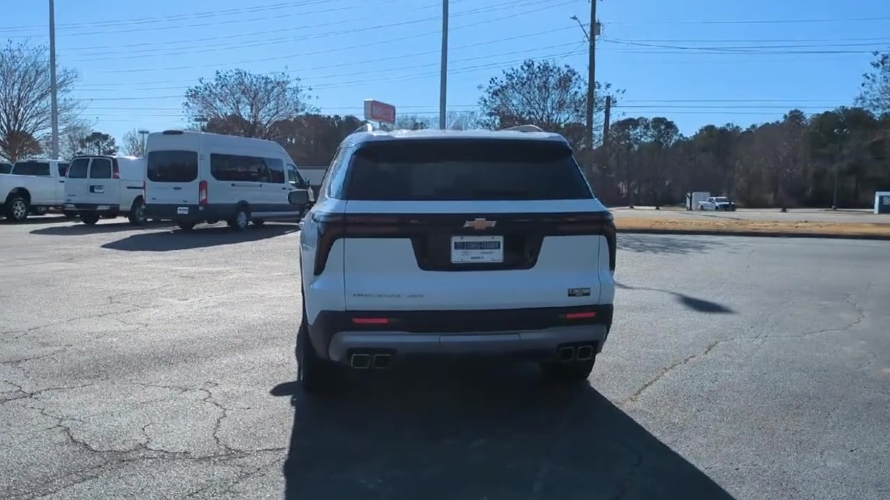 2025 Chevrolet Traverse LT