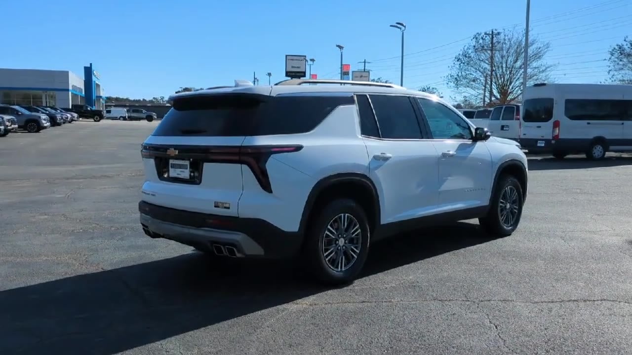 2025 Chevrolet Traverse LT