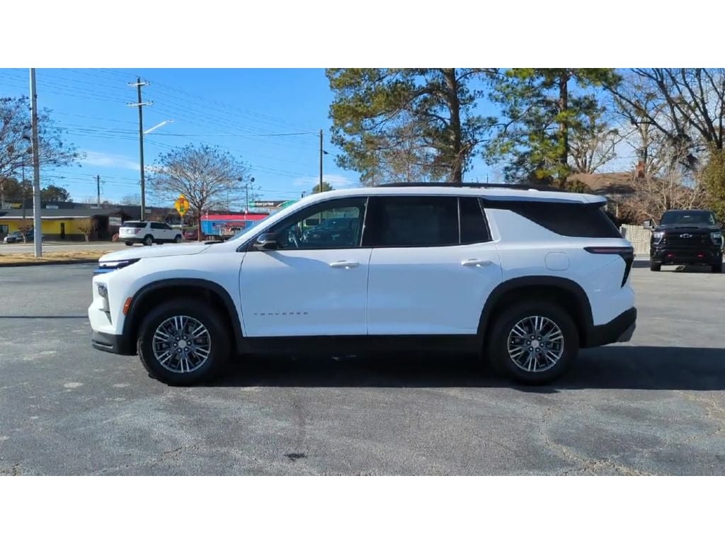 2025 Chevrolet Traverse LT