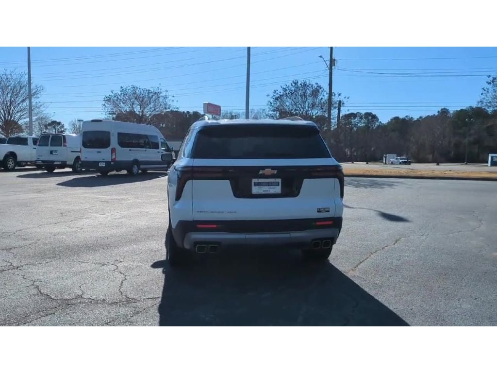 2025 Chevrolet Traverse LT