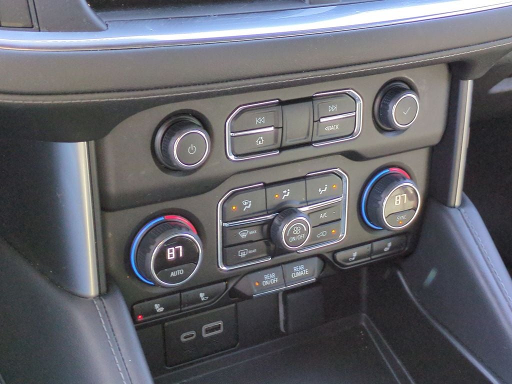 2024 Chevrolet Suburban LT