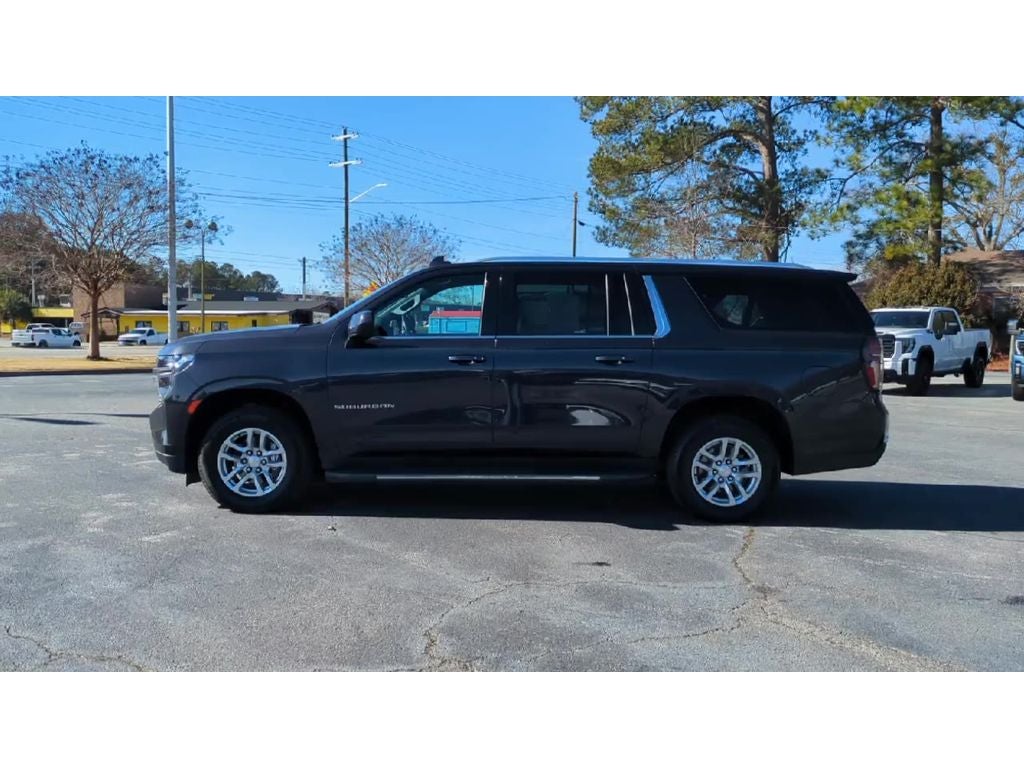 2024 Chevrolet Suburban LT