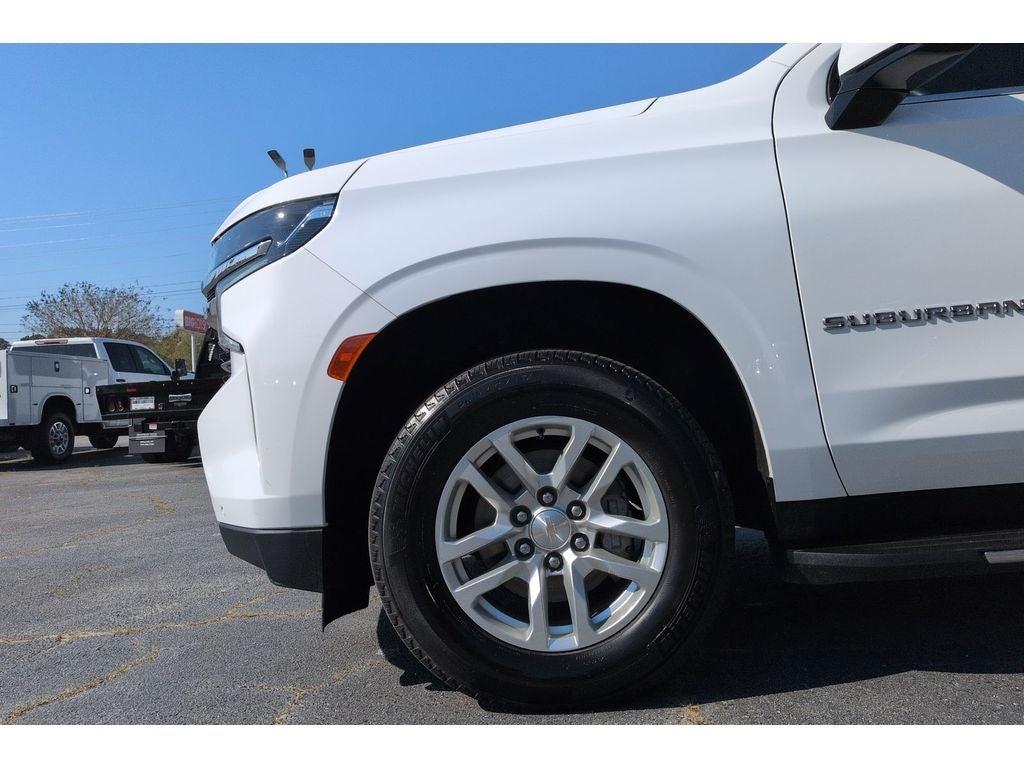 2024 Chevrolet Suburban LT