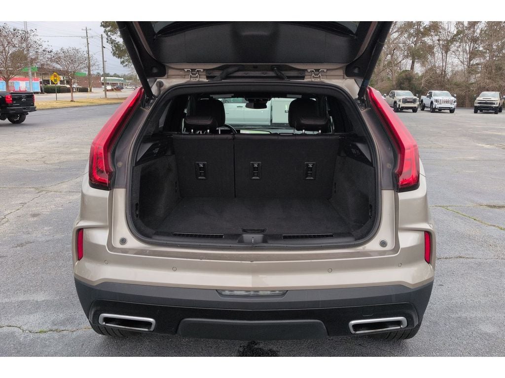 2025 Cadillac XT4 Premium Luxury