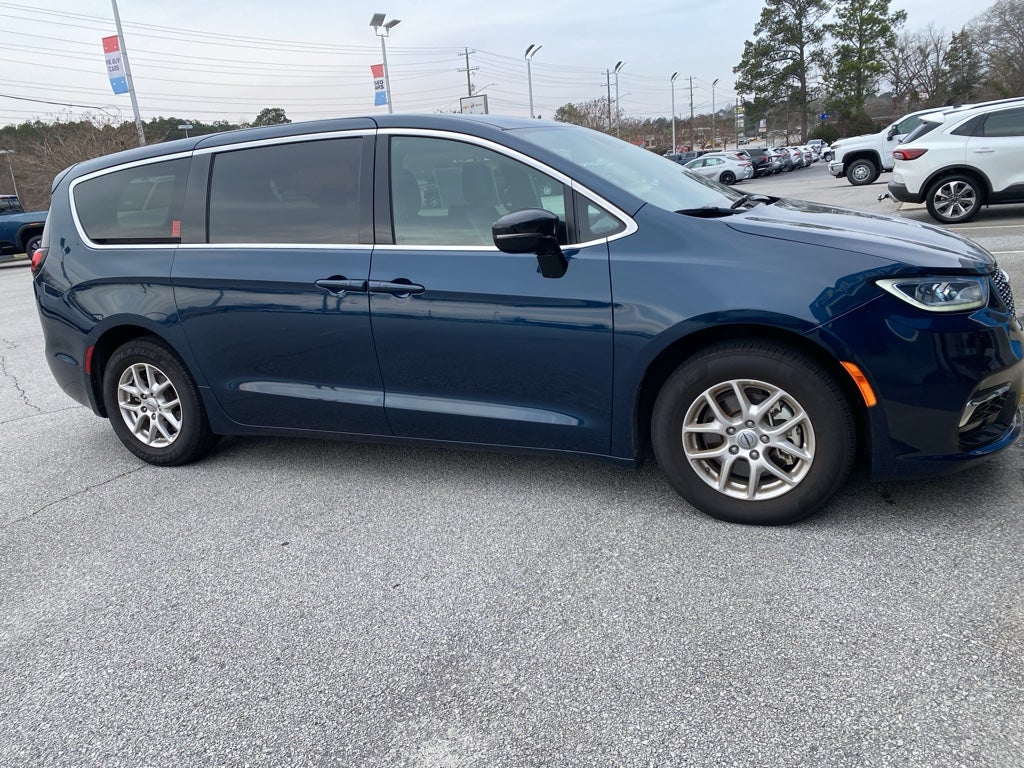 2025 Chrysler Pacifica Select