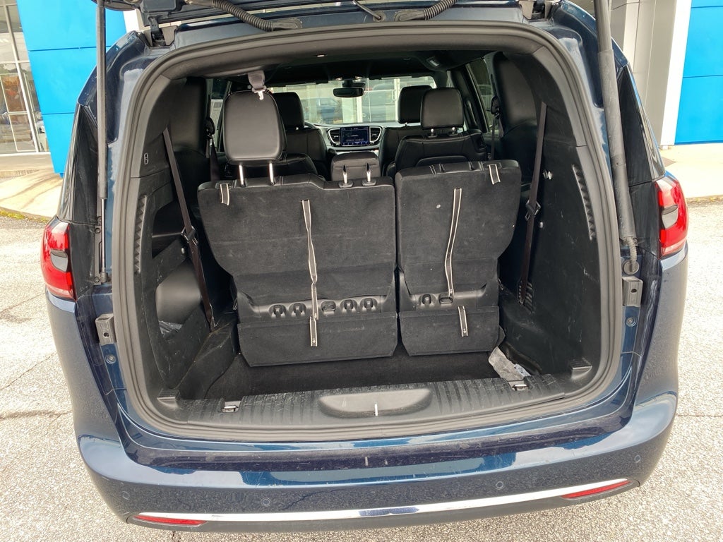 2025 Chrysler Pacifica Select