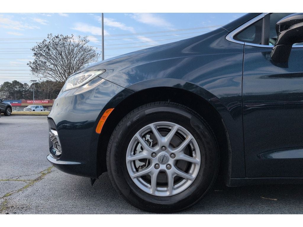 2025 Chrysler Pacifica Select