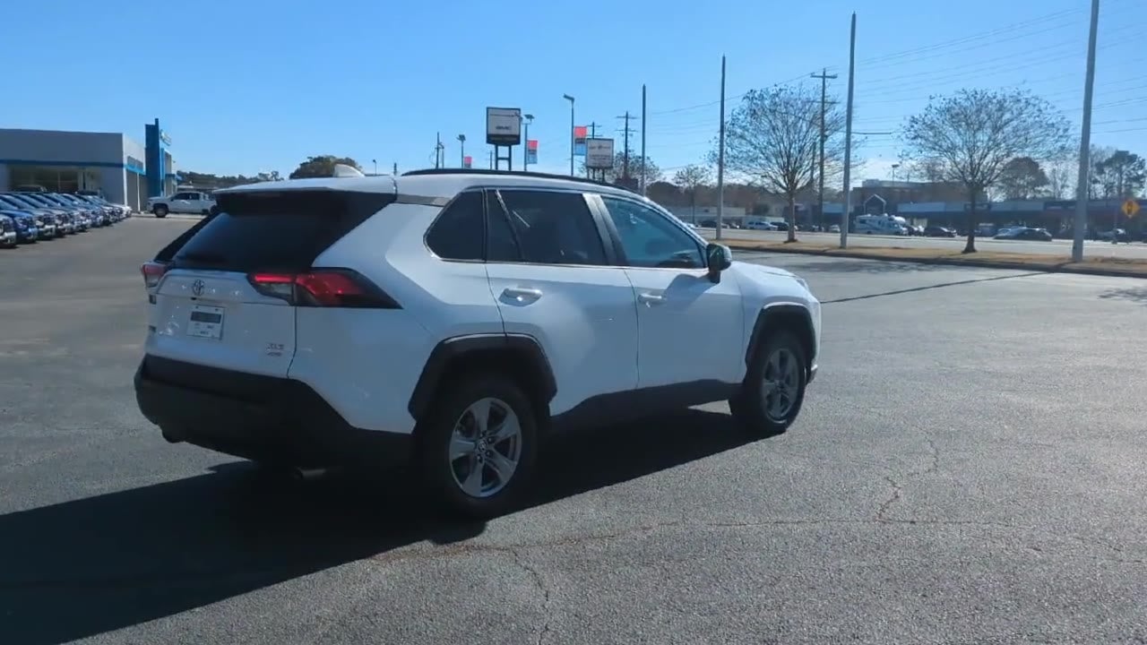 2024 Toyota RAV4 XLE