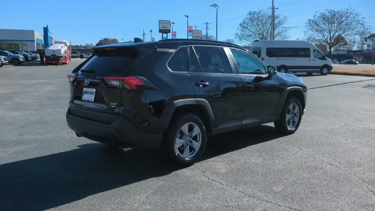 2024 Toyota RAV4 XLE