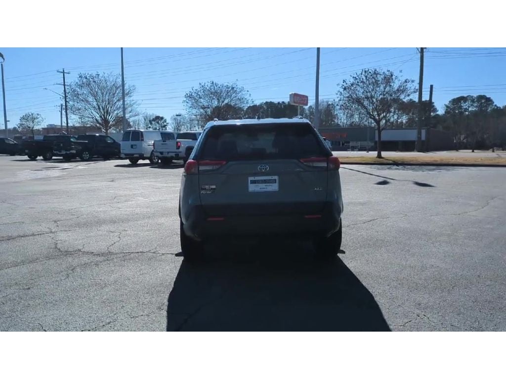 2021 Toyota RAV4 XLE