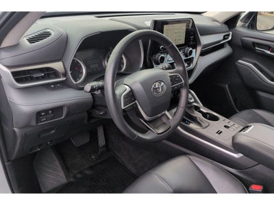 2024 Toyota Highlander LE