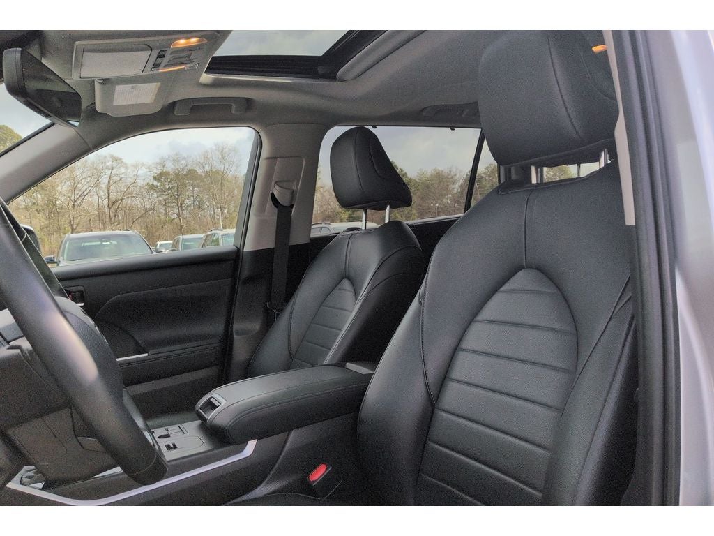 2024 Toyota Highlander LE