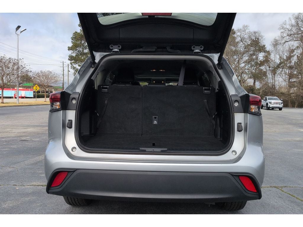 2024 Toyota Highlander LE