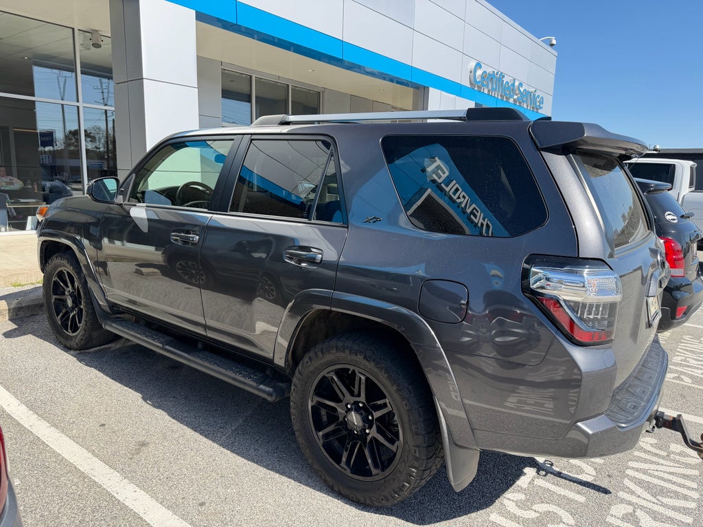 2022 Toyota 4Runner SR5