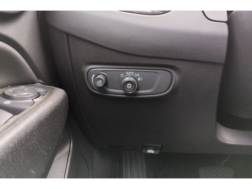 2024 Chevrolet Equinox LT - Photo 17