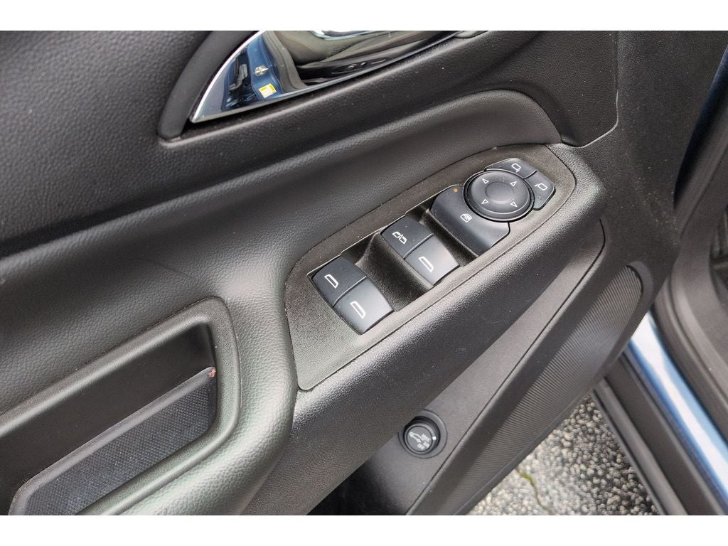 2024 Chevrolet Equinox LT - Photo 22