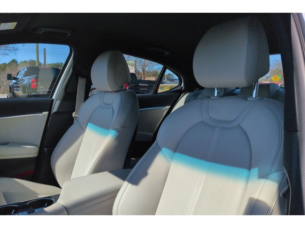 2025 Genesis G70 2.5T