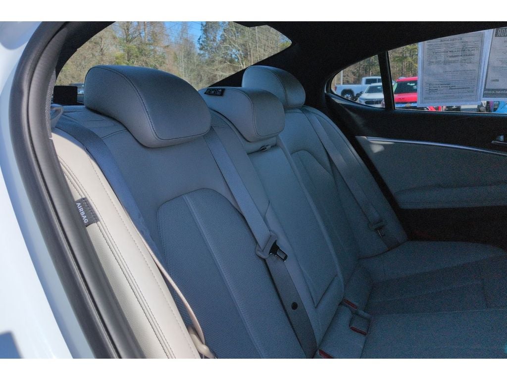 2025 Genesis G70 2.5T